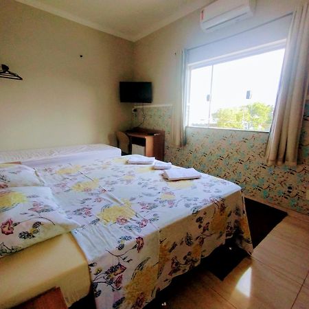 Pouso Oliveira Suites Сан-Жуан-Батіста-ду-Глорія Екстер'єр фото
