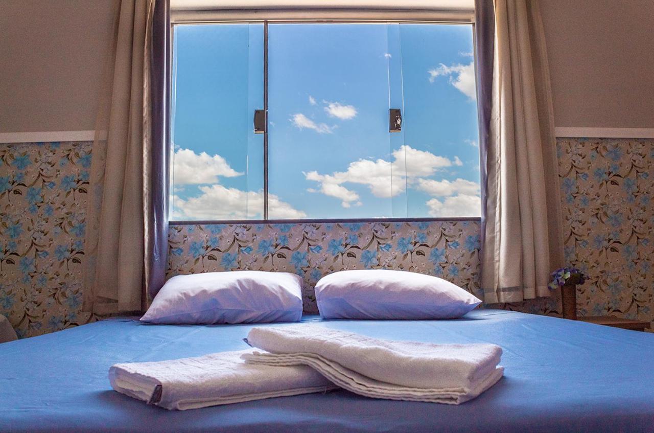 Pouso Oliveira Suites Сан-Жуан-Батіста-ду-Глорія Екстер'єр фото