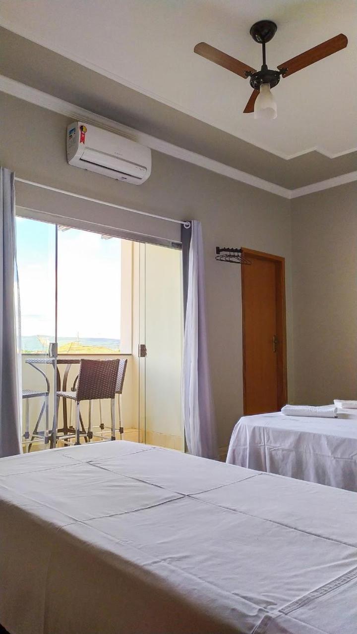 Pouso Oliveira Suites Сан-Жуан-Батіста-ду-Глорія Екстер'єр фото