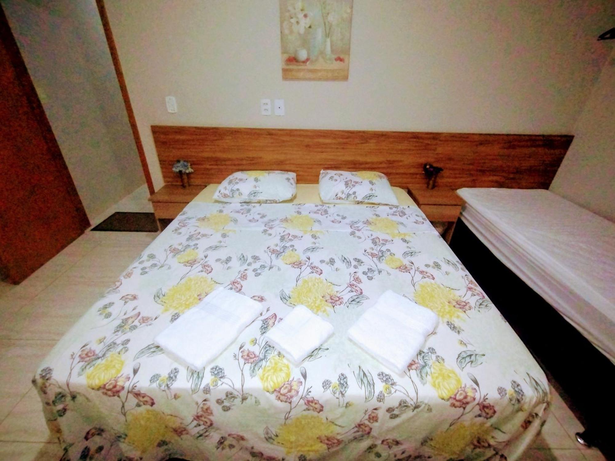 Pouso Oliveira Suites Сан-Жуан-Батіста-ду-Глорія Екстер'єр фото