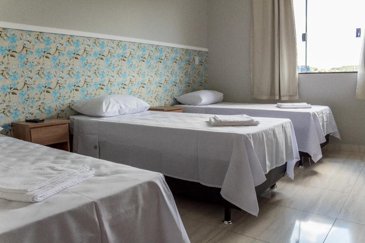 Pouso Oliveira Suites Сан-Жуан-Батіста-ду-Глорія Екстер'єр фото
