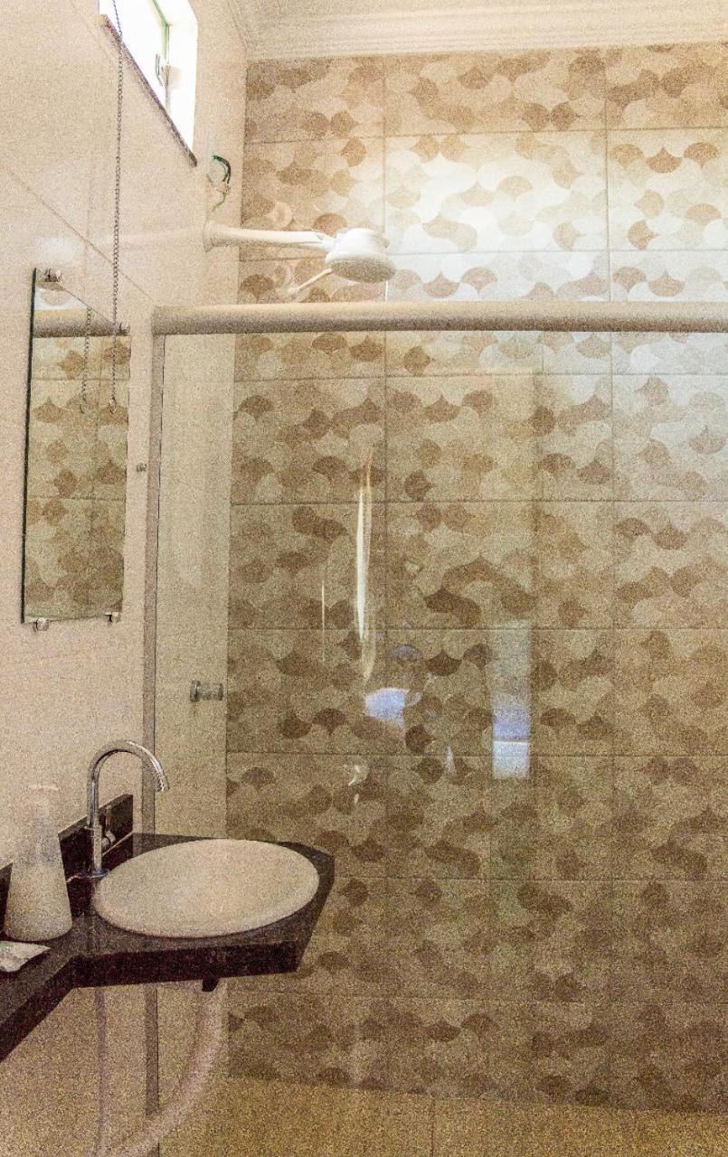 Pouso Oliveira Suites Сан-Жуан-Батіста-ду-Глорія Екстер'єр фото
